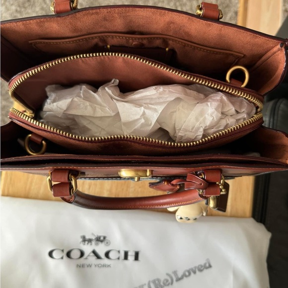 BRAND NEW UPCRAFTED BROOKE CARRYALL 28 IN SIGNATURE CANVAS
 - Picture 6 of 16